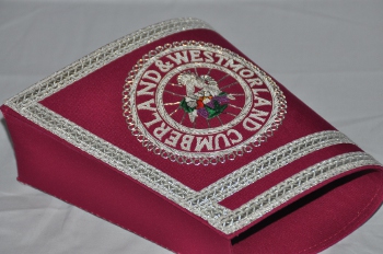 Provincial / District Stewards Gauntlets with Badges [Pair] - Magenta - Click Image to Close